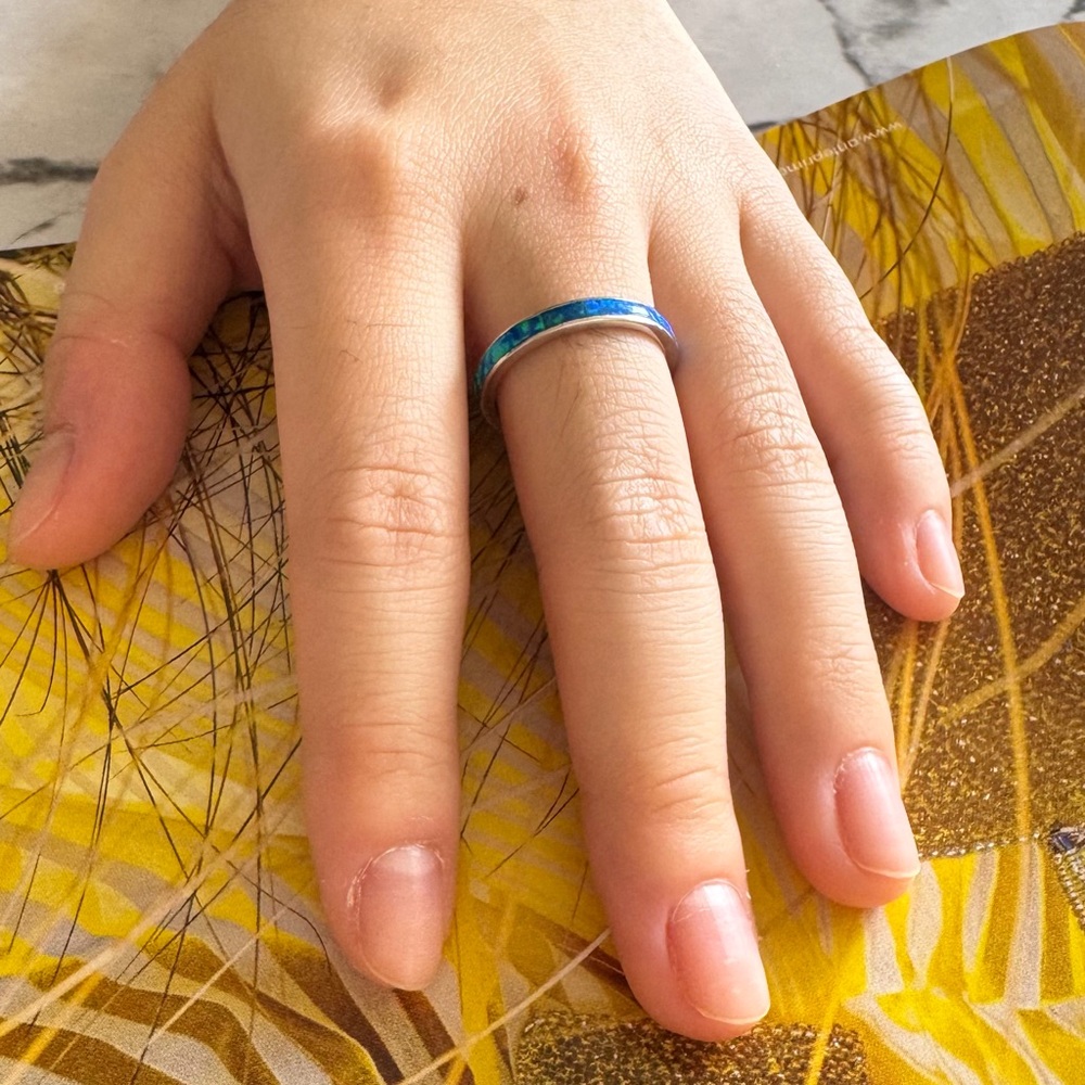 925 Sterling Silver Blue -Opal Inlay Band Ring -  Jewelry Size: 7”